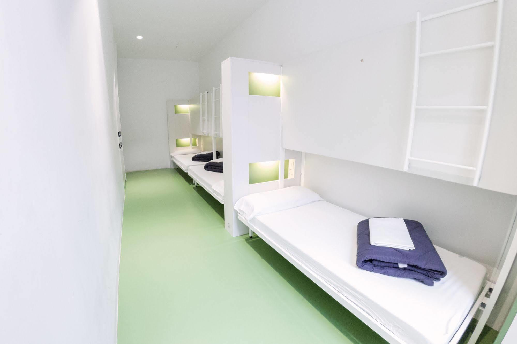 Sant Jordi Rock Palace Albergue