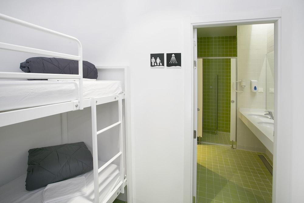 Sant Jordi Rock Palace Albergue Barcelona