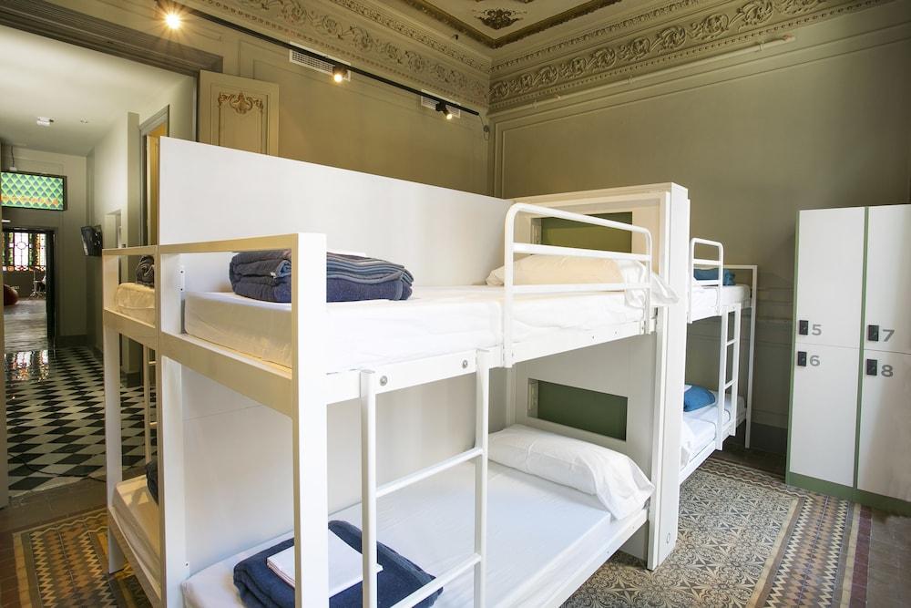 Sant Jordi Rock Palace Albergue Barcelona